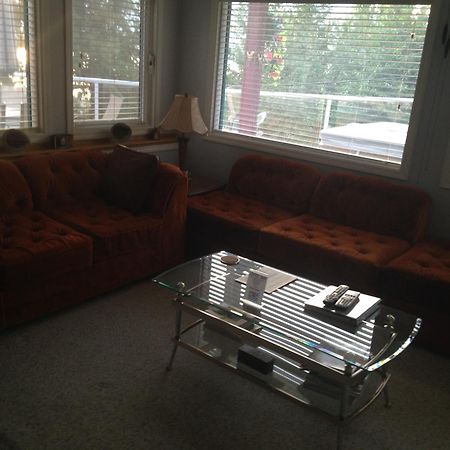 Lake Country Eagle'S Nest B&B חדר תמונה