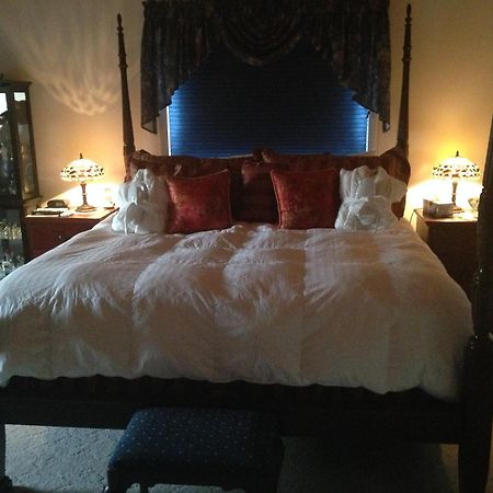 Lake Country Eagle'S Nest B&B חדר תמונה