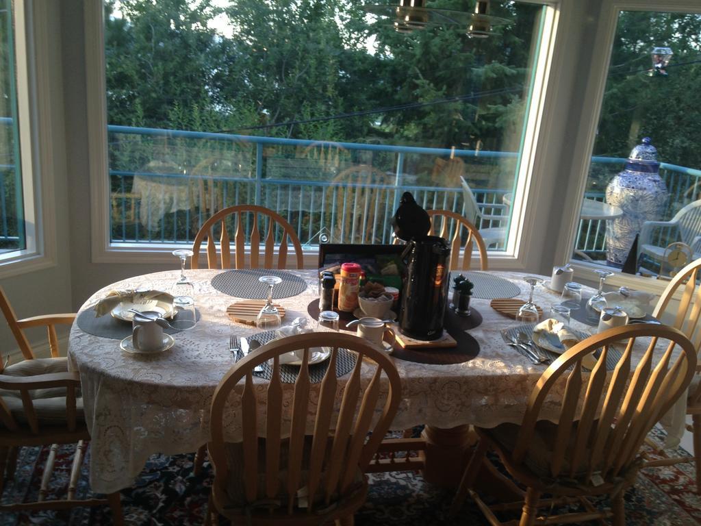 Lake Country Eagle'S Nest B&B מראה חיצוני תמונה