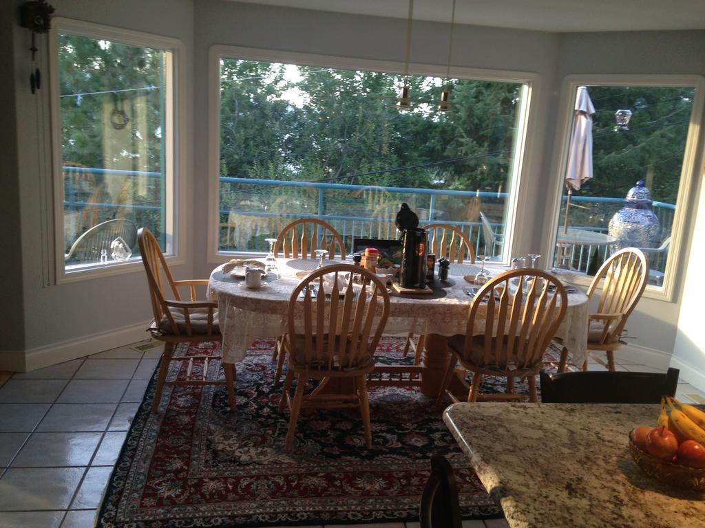 Lake Country Eagle'S Nest B&B מראה חיצוני תמונה