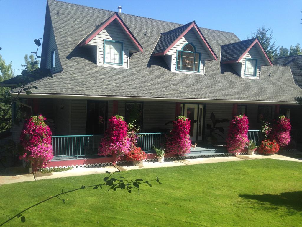 Lake Country Eagle'S Nest B&B מראה חיצוני תמונה
